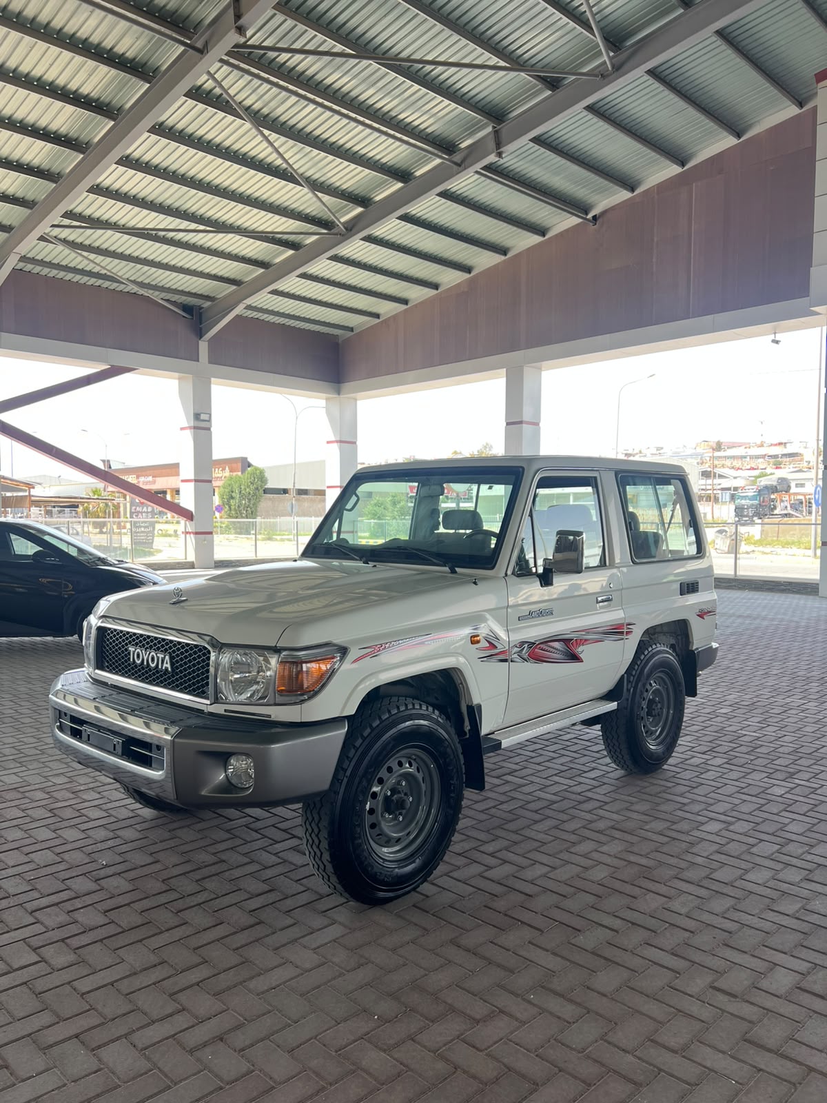 A71-001 Toyota Land Cruiser LC71 / GRJ71